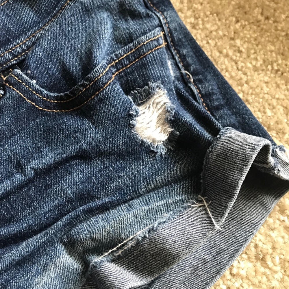 Short-Short Low Rise - Picture 4 of 4